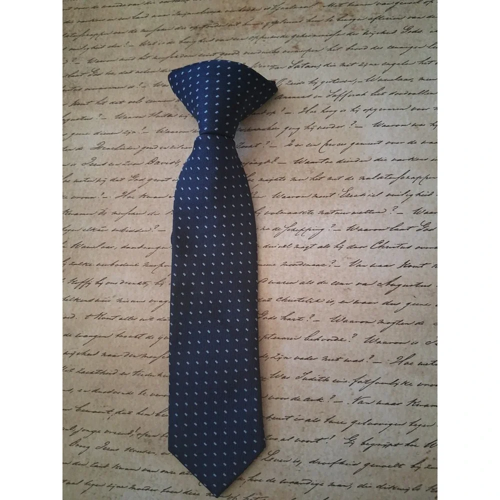 Kenneth Cole Reaction lot polyester